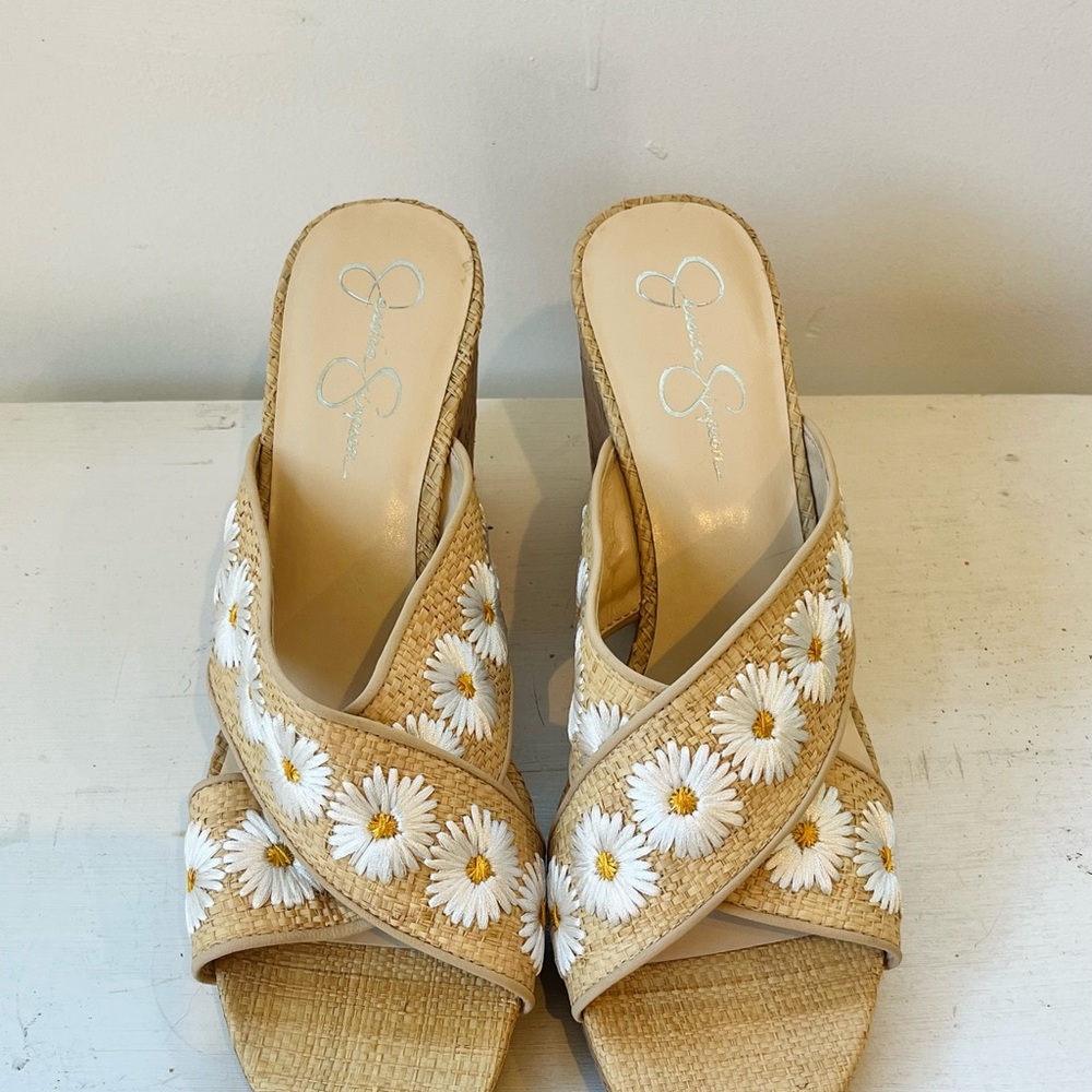 Jessica Simpson Tan and White Daisy Wedges Woman’s Size 12 New in Box